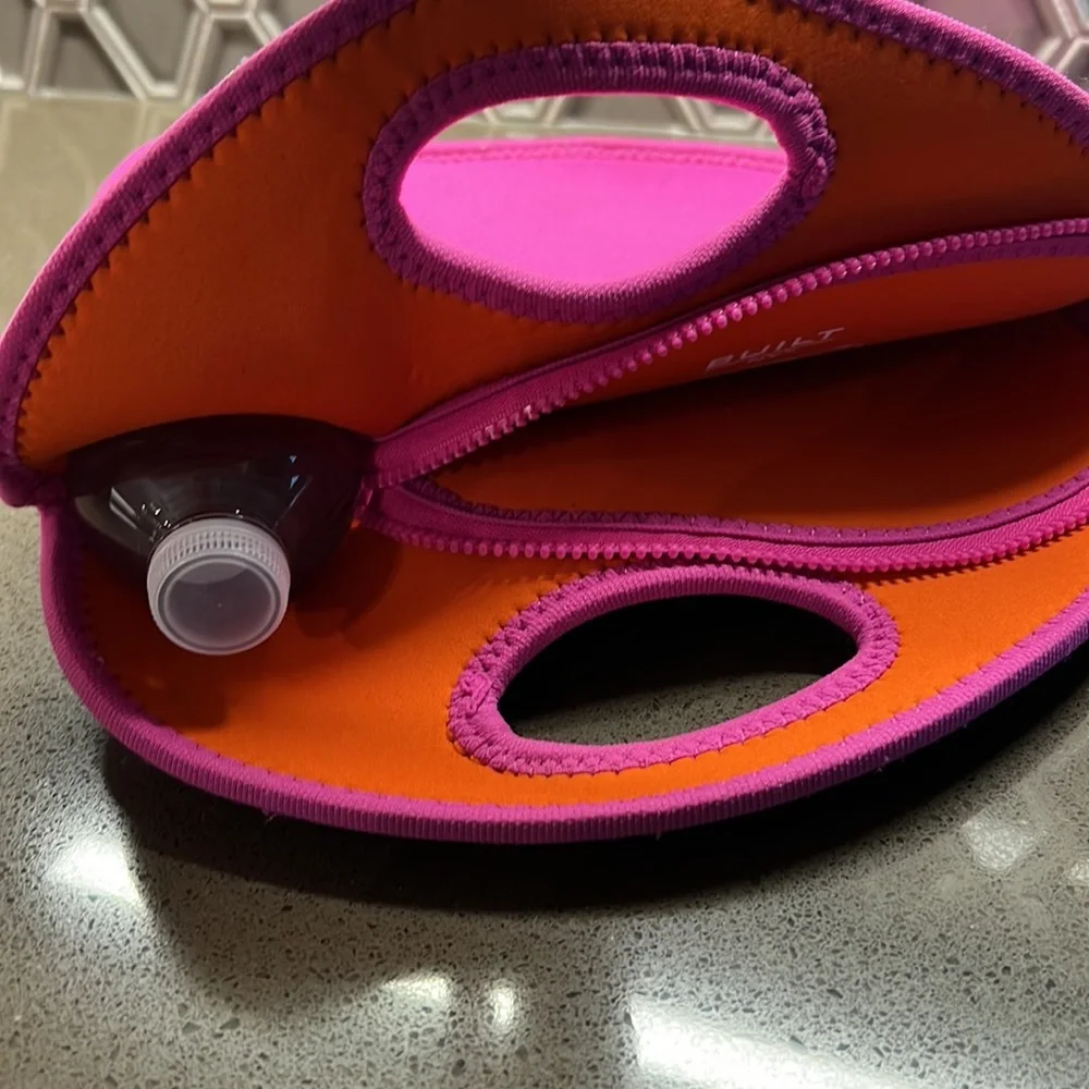 BuiltNY Lunch Bag, Neoprene Bag machine washable.